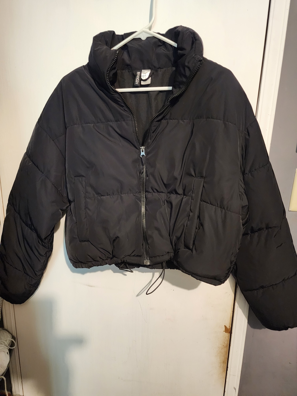H&M womens Black Cropped Puffer Jacket size small